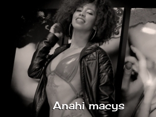 Anahi_macys