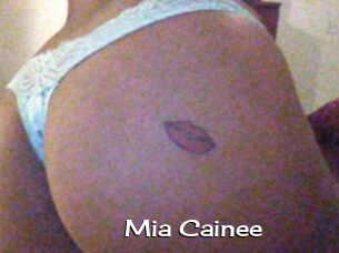 Mia_Cainee