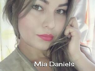 Mia_Daniels