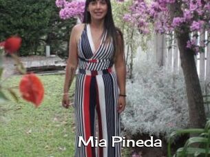 Mia_Pineda