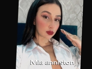 Mia_anniston