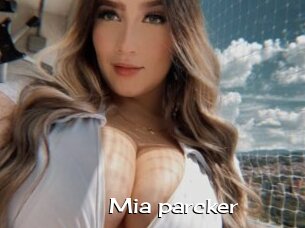 Mia_parcker