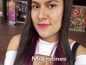 Mia_joones