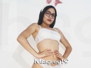 Miagrey19